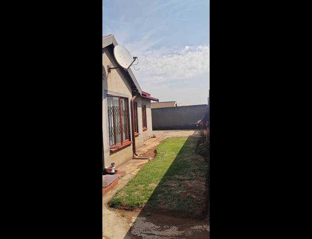 3 BEDROOM HOUSE FOR SALE IN VOSLOORUS